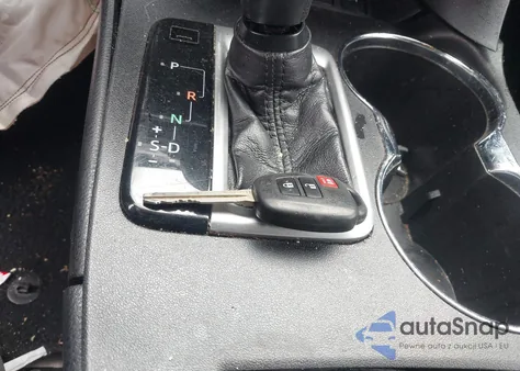 2018 Toyota Highlander Le from USA, damaged, VIN 5TDBZRFH4JS833184